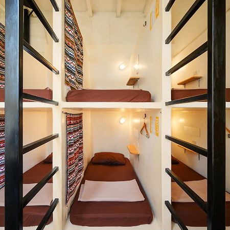Warm White Hostel Bangkok Ngoại thất bức ảnh