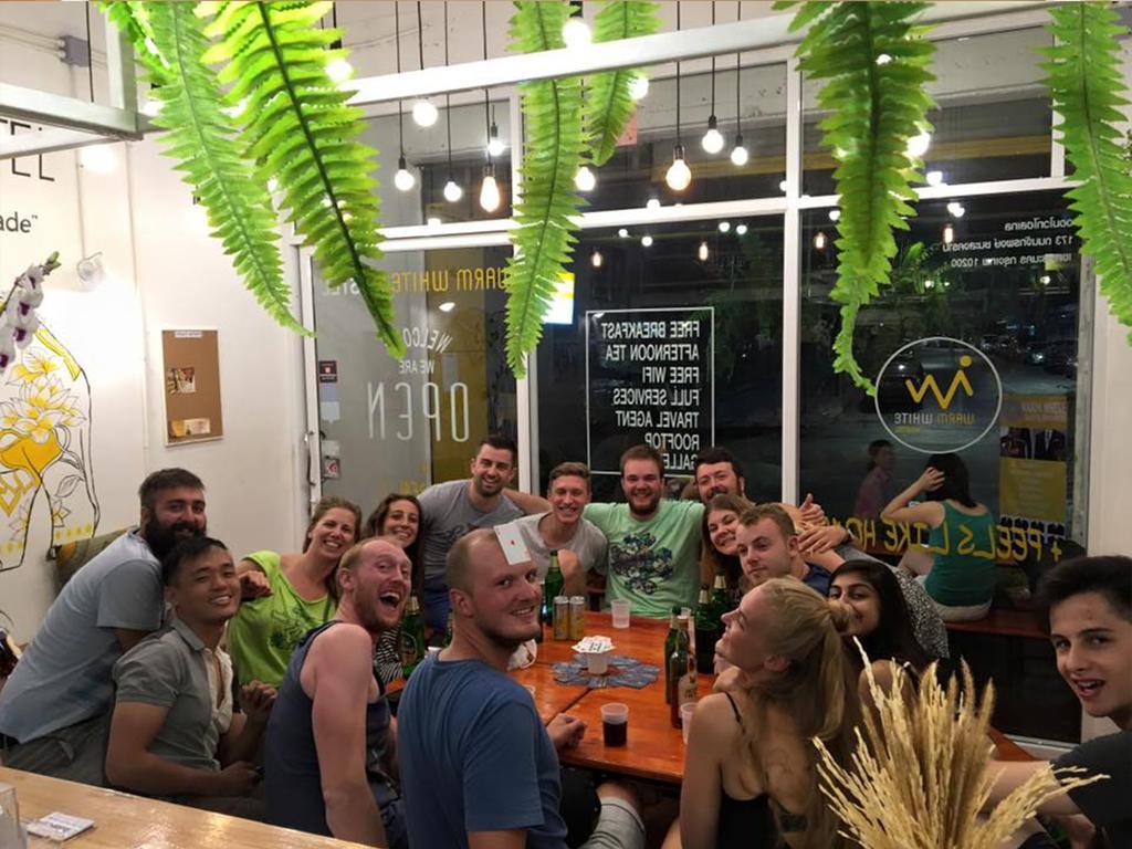 Warm White Hostel Bangkok Ngoại thất bức ảnh