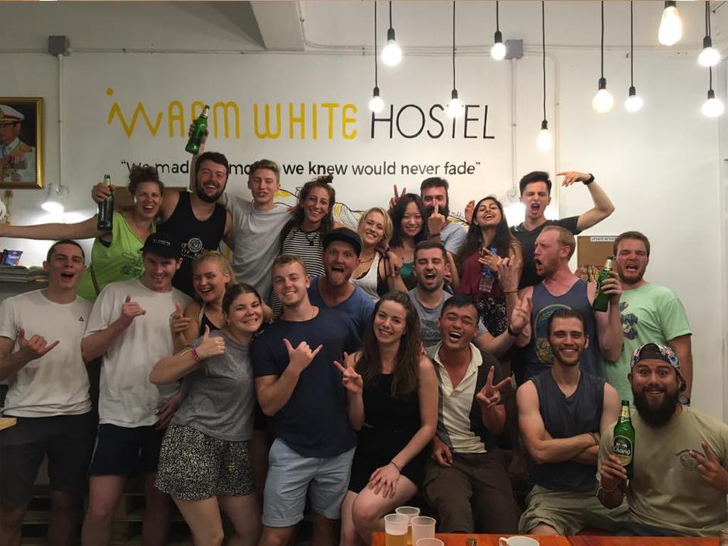 Warm White Hostel Bangkok Ngoại thất bức ảnh