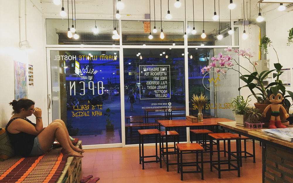 Warm White Hostel Bangkok Ngoại thất bức ảnh