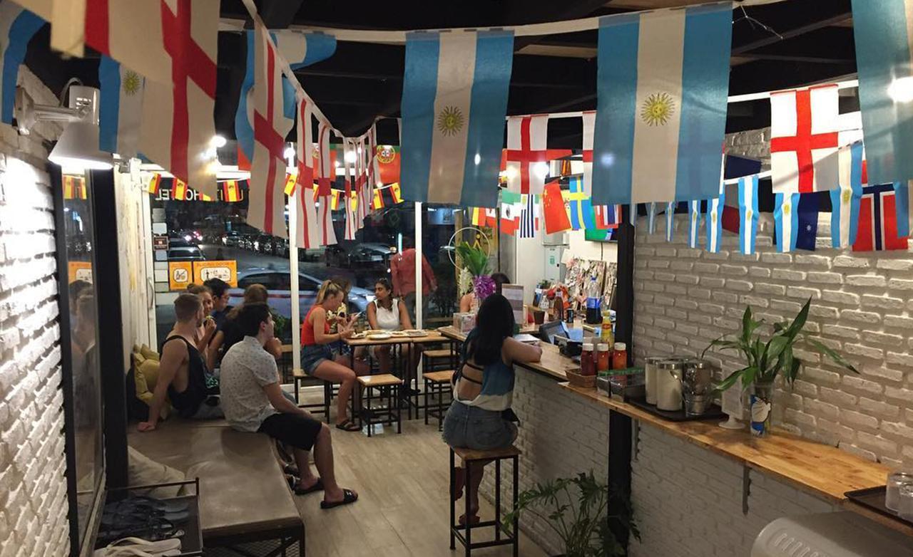Warm White Hostel Bangkok Ngoại thất bức ảnh