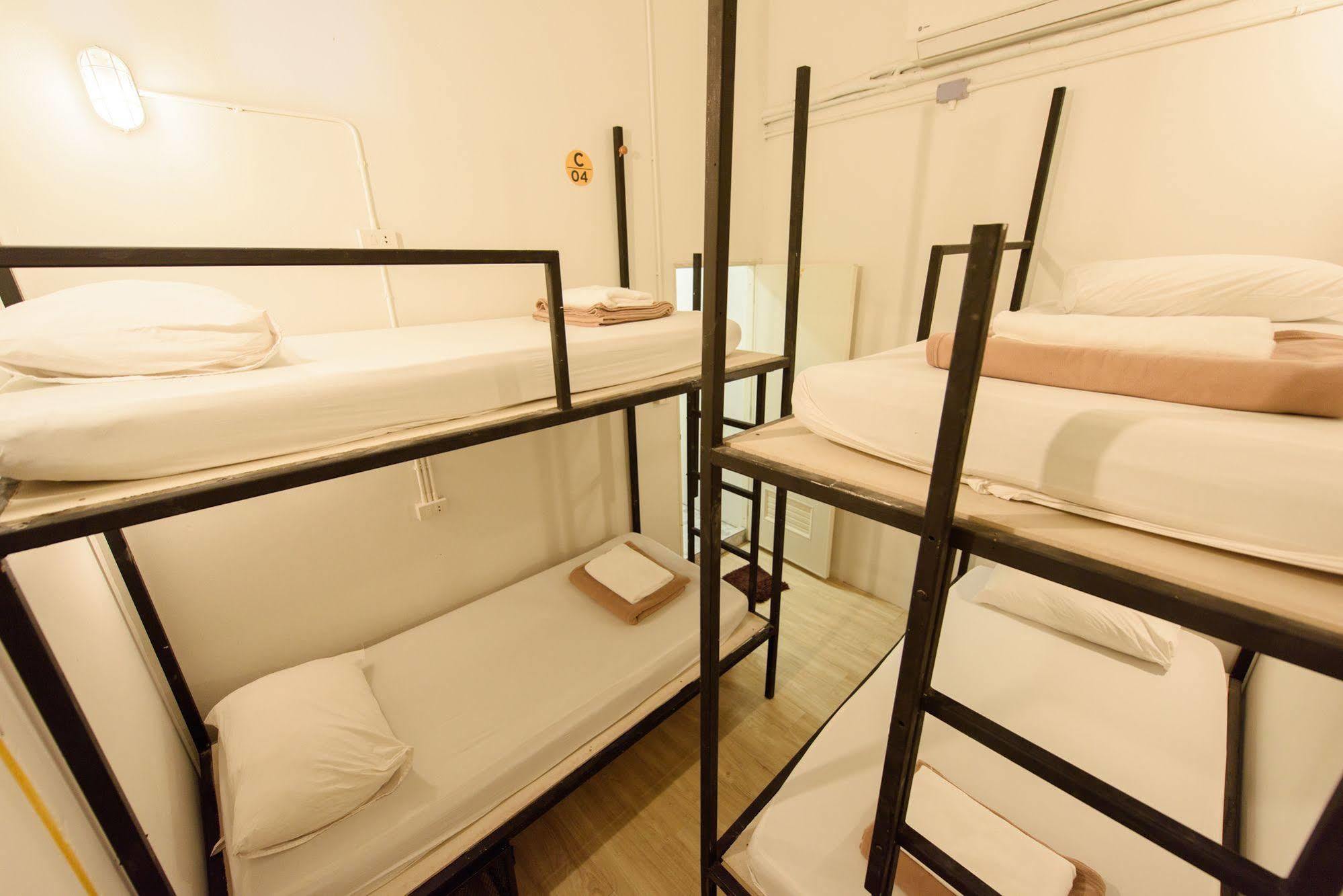 Warm White Hostel Bangkok Ngoại thất bức ảnh
