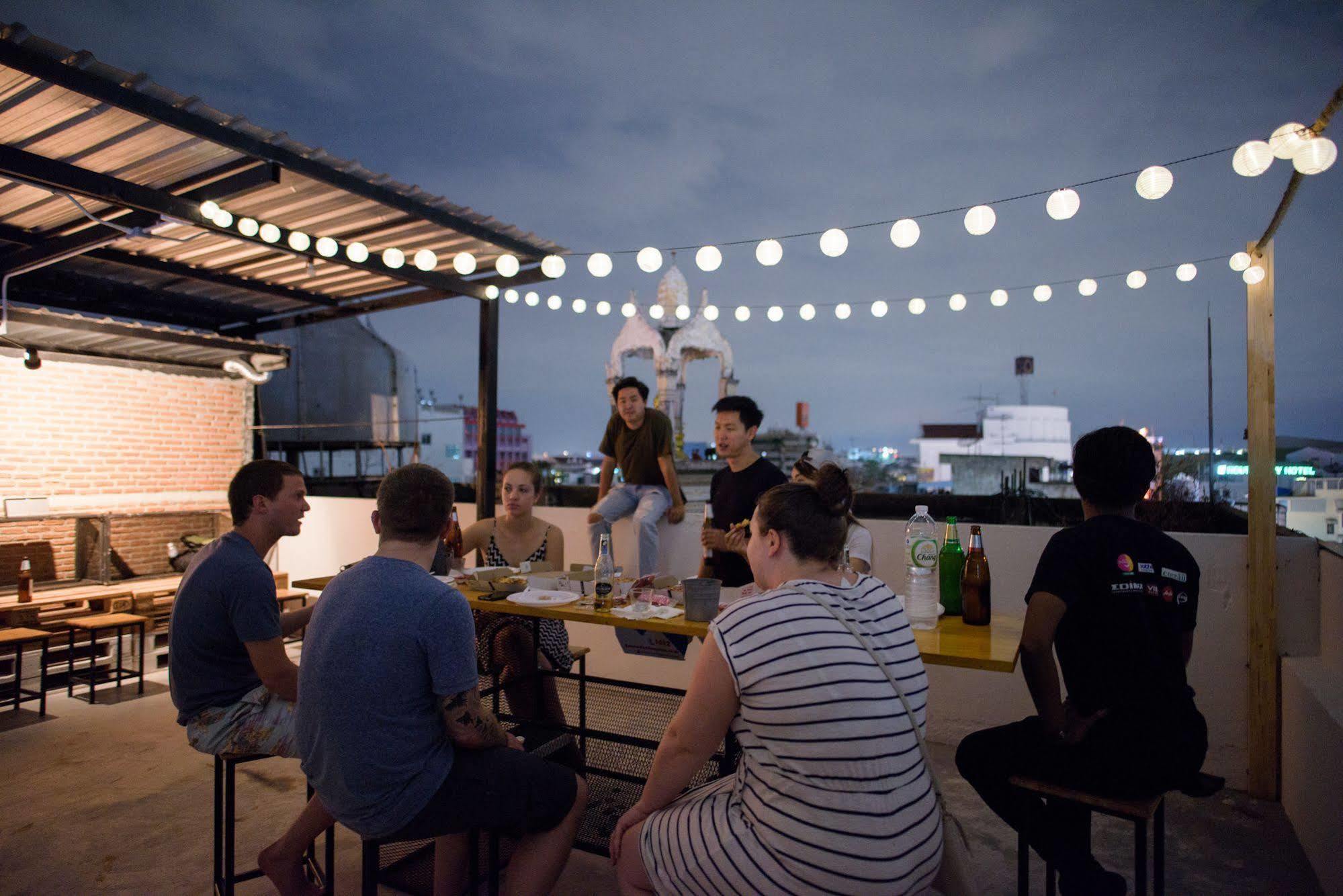 Warm White Hostel Bangkok Ngoại thất bức ảnh