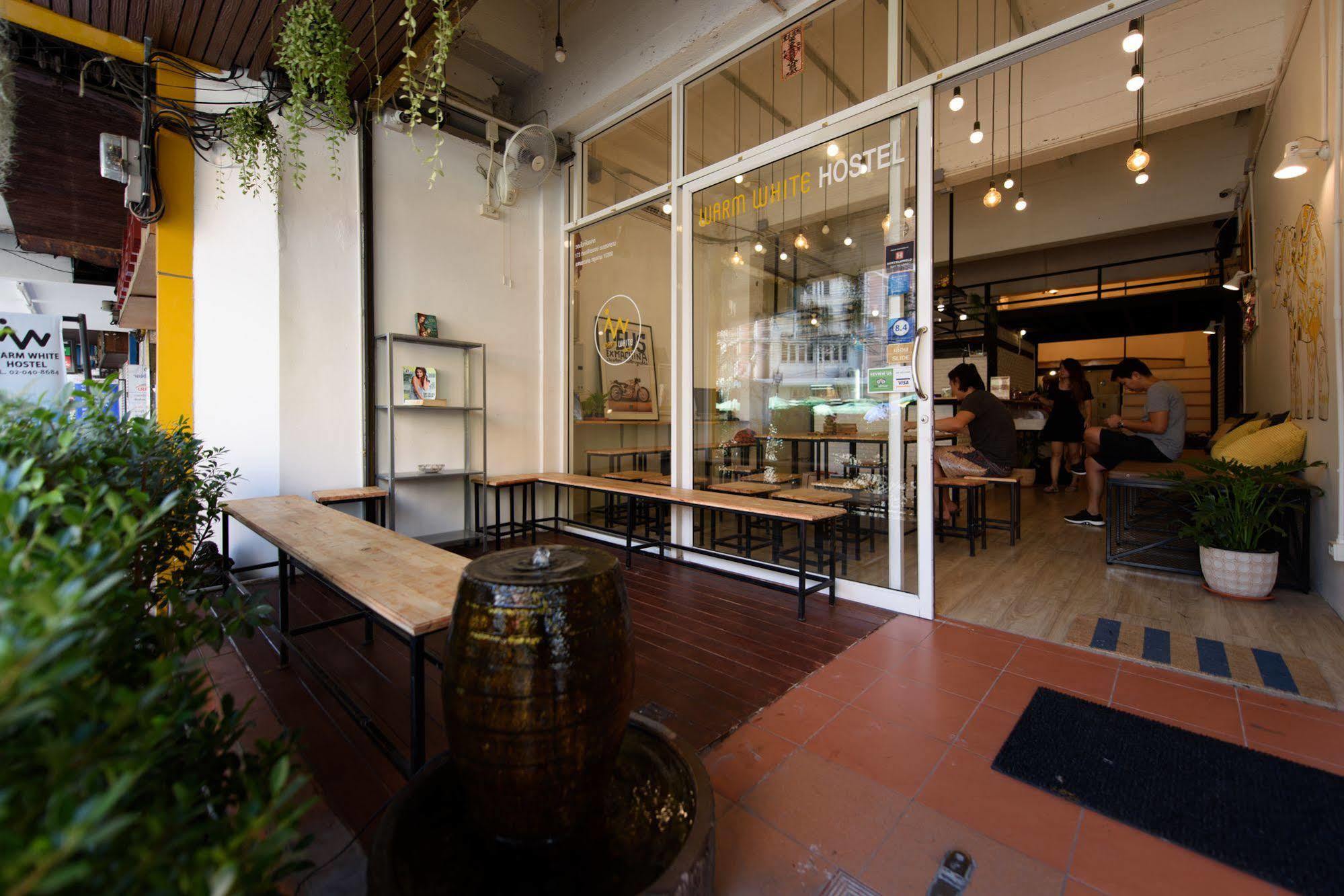 Warm White Hostel Bangkok Ngoại thất bức ảnh