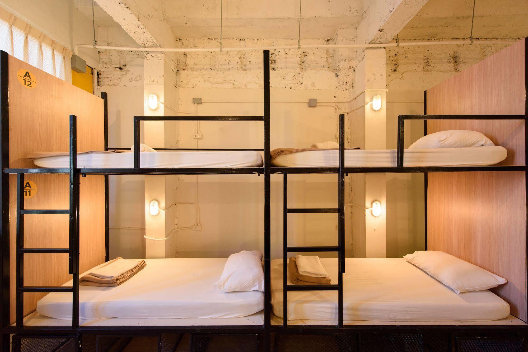 Warm White Hostel Bangkok Ngoại thất bức ảnh