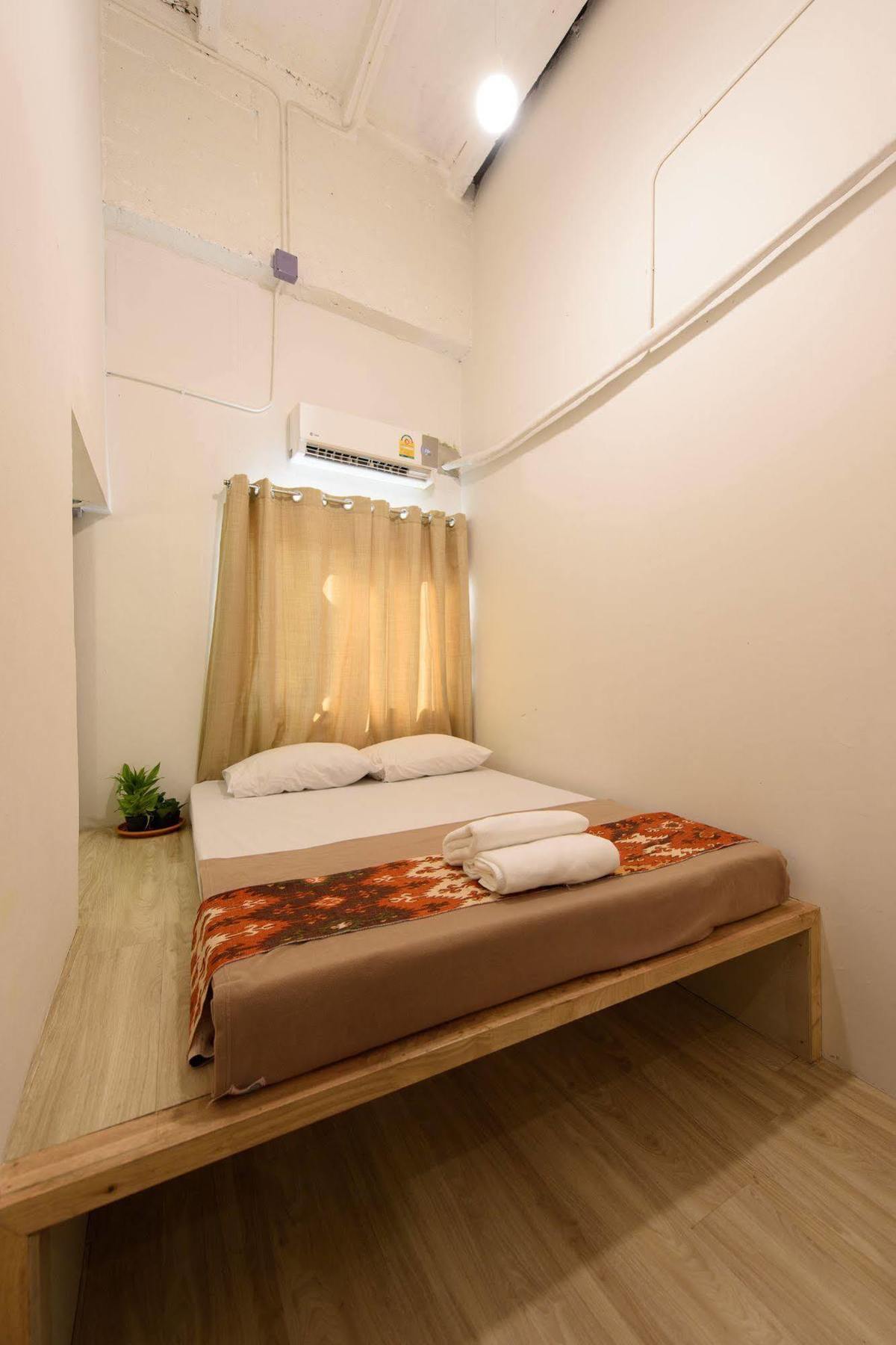 Warm White Hostel Bangkok Ngoại thất bức ảnh