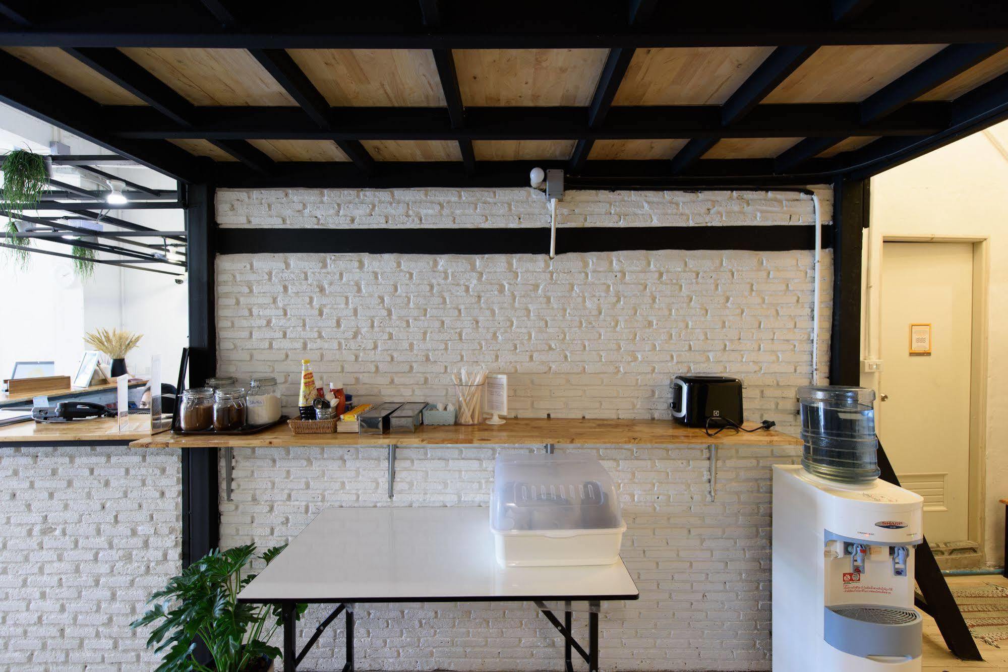 Warm White Hostel Bangkok Ngoại thất bức ảnh