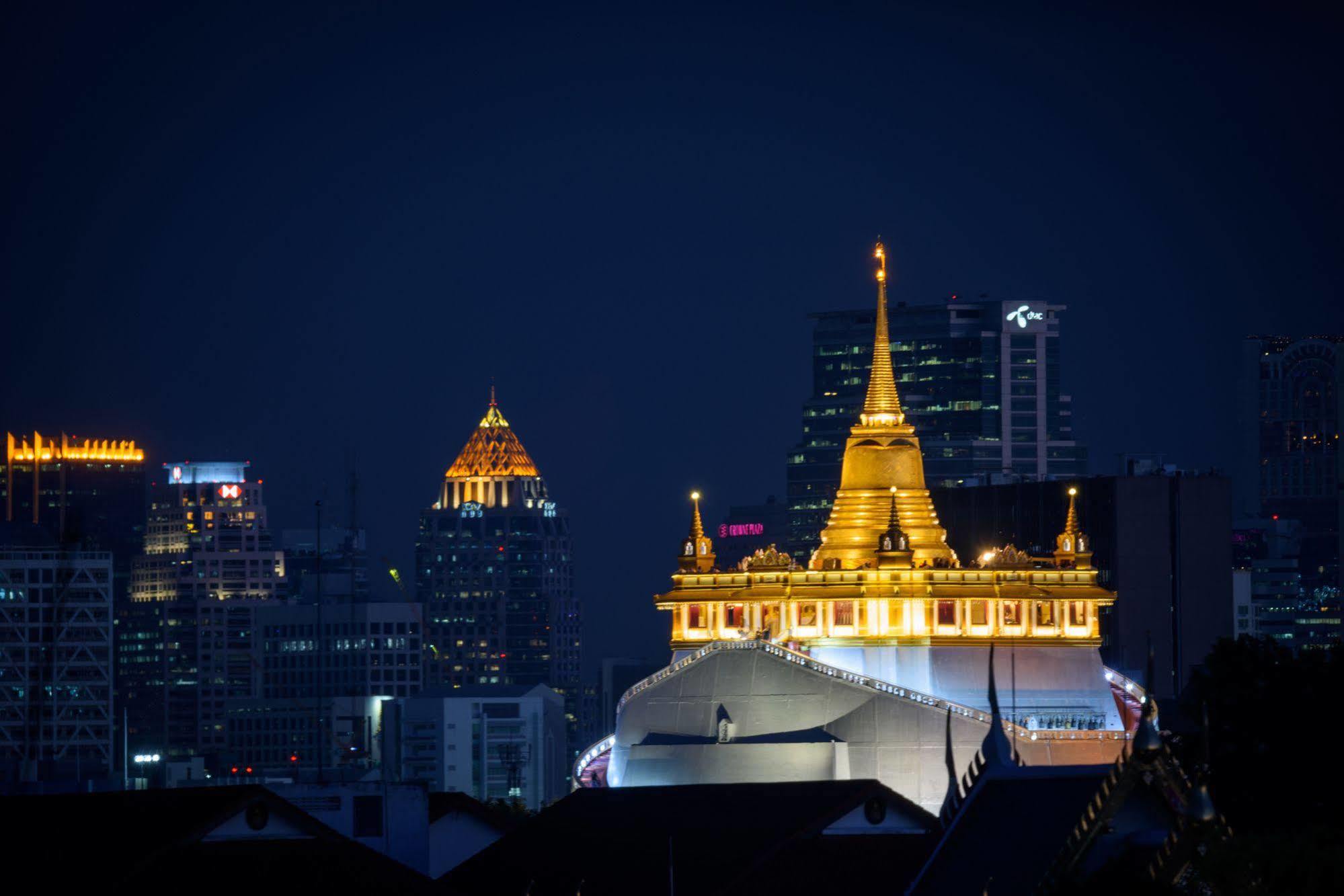 Warm White Hostel Bangkok Ngoại thất bức ảnh