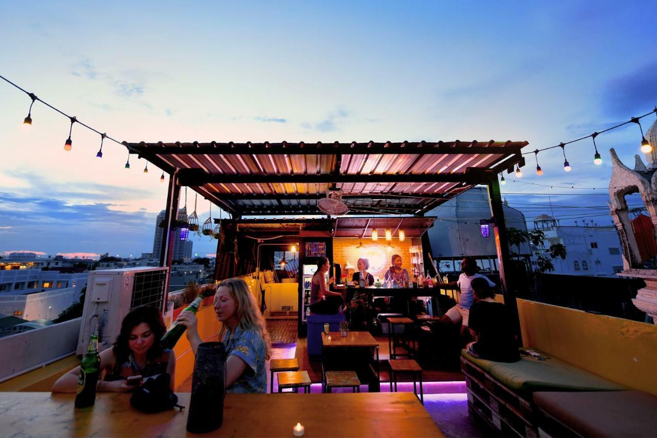 Warm White Hostel Bangkok Ngoại thất bức ảnh