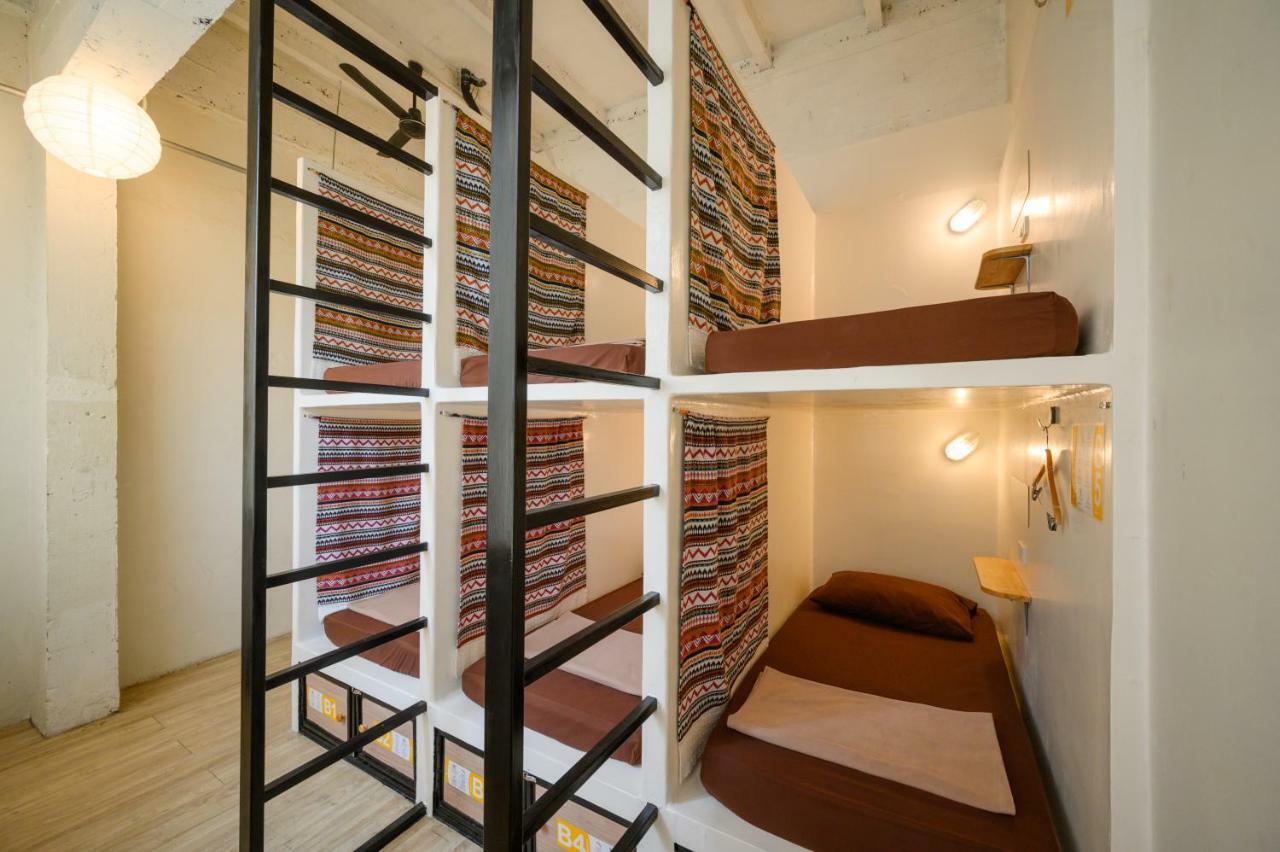 Warm White Hostel Bangkok Ngoại thất bức ảnh